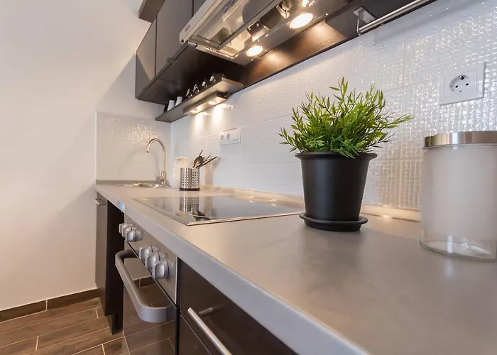 Luxury By Hi5-varoshaz Apartament *