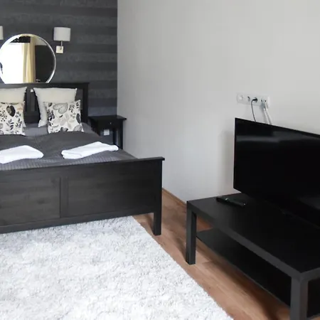 Luxury By Hi5-varoshaz 아파트 *