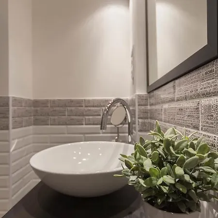 Luxury By Hi5-varoshaz *